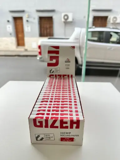 PAPEL GIZEH MAGNETICO CORTO ROJO 